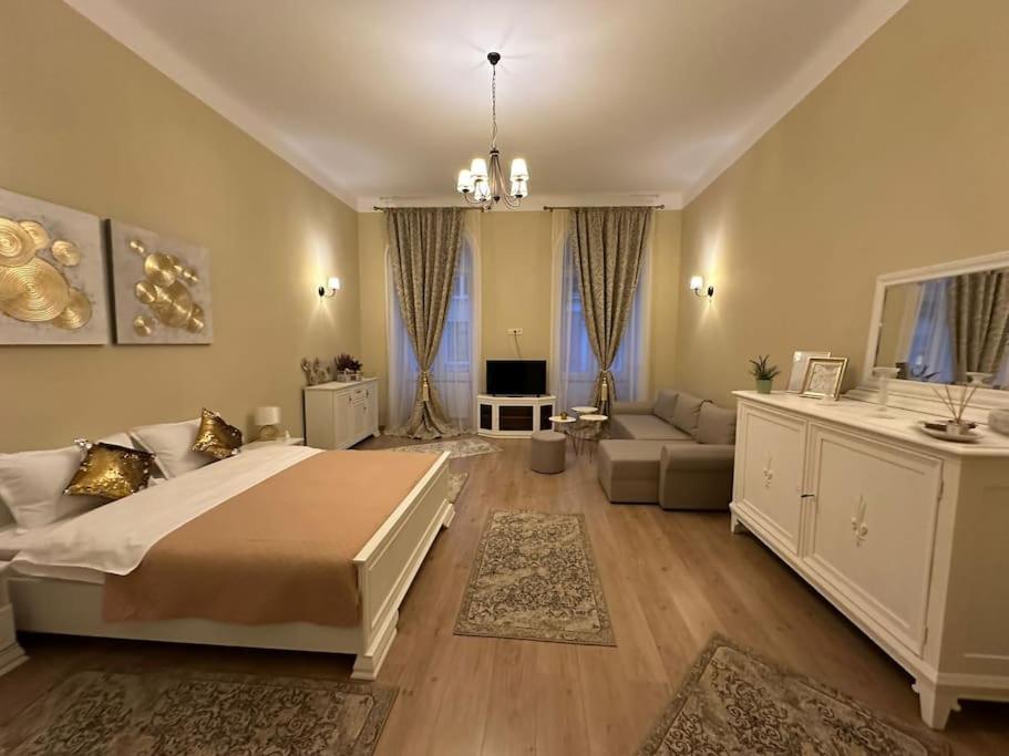 Studio Montaldo Brasov Ngoại thất bức ảnh